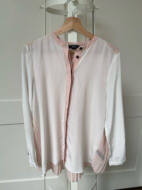 RUDSAK Pale Pink Button-Front Pleated Blouse